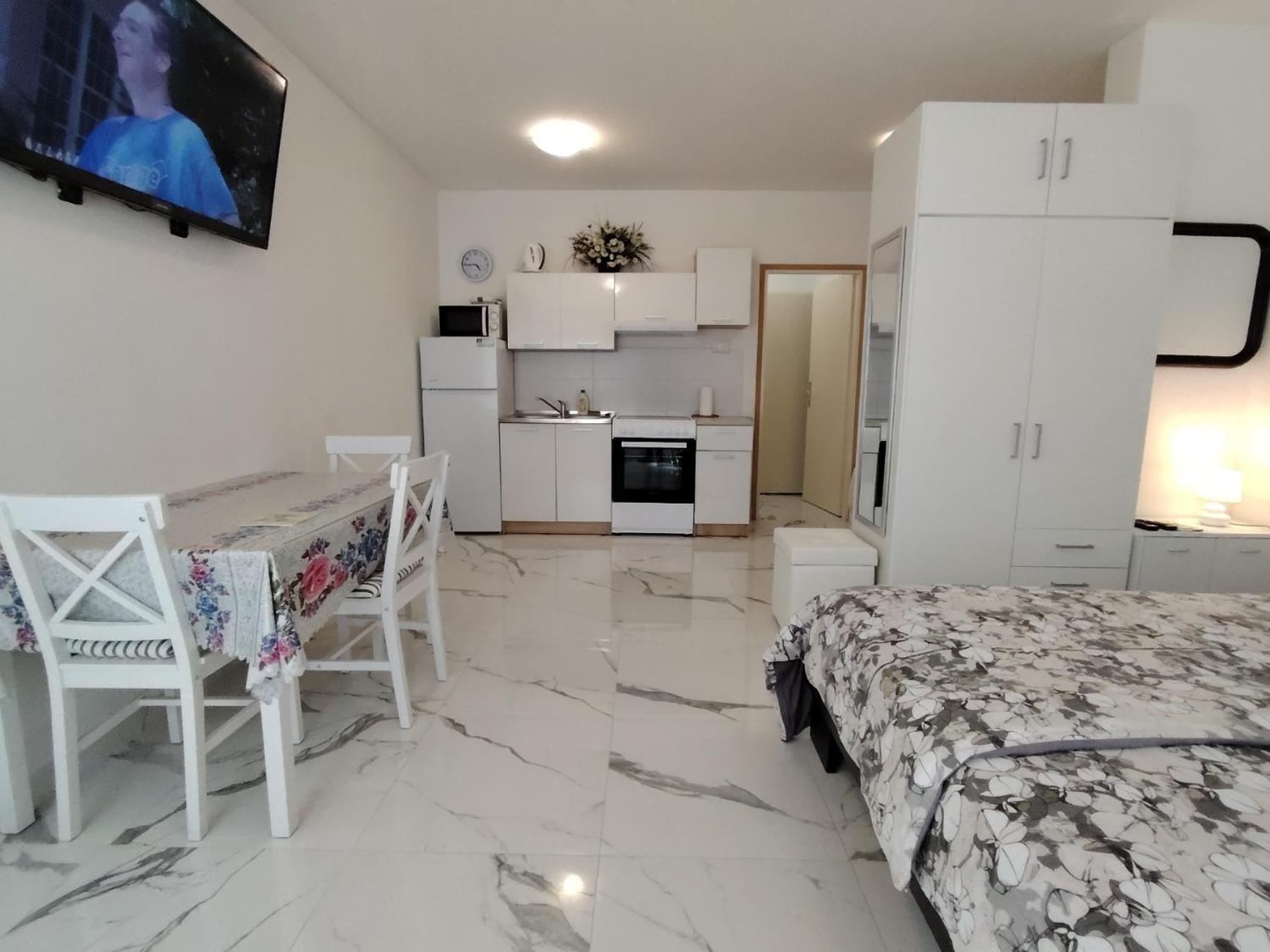 Studio-apartman Ella Appartement *